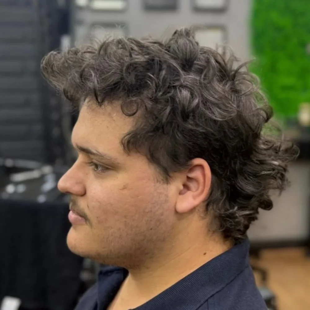Antes: Desondulação na Duck's Barber
